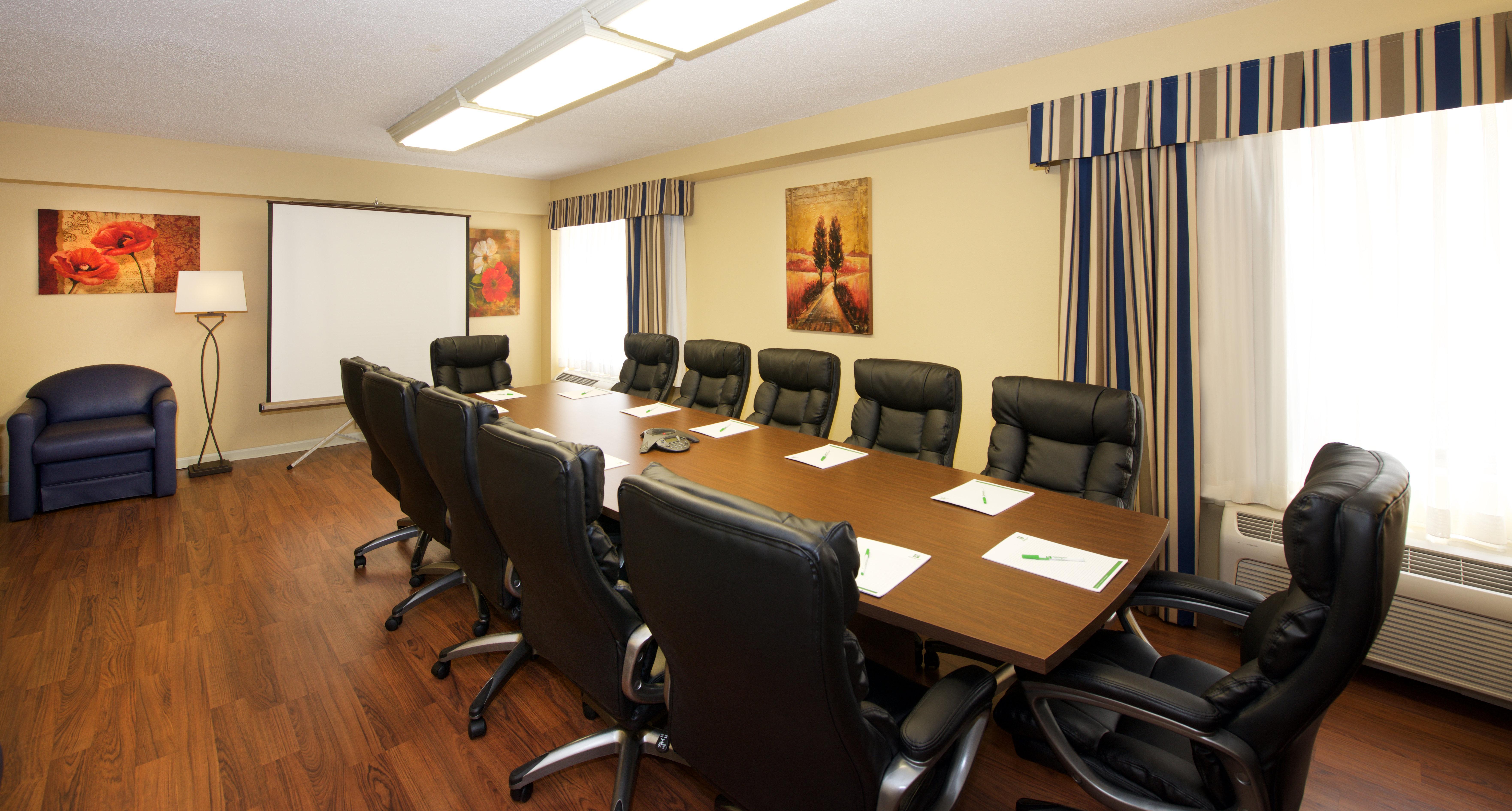 Holiday & - Downtown, An Ihg Hotel 3*